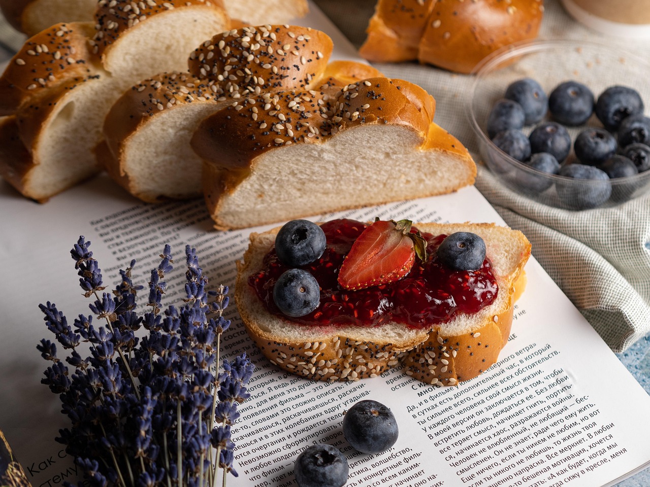 breakfast, bread, strawberry jam, berries, jelly, jam, fruits, loaf, healthy breakfast
